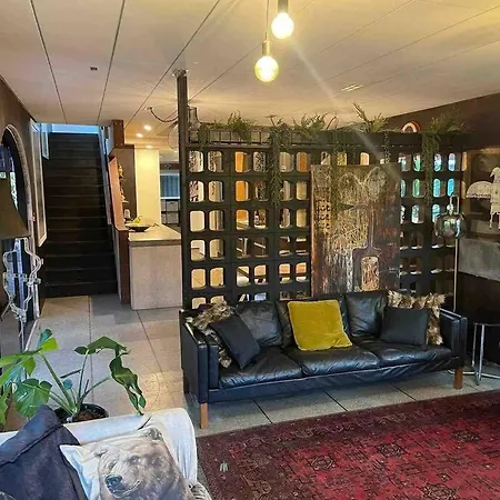 Electric Waihi Beach House - Family & Dog Friendly, Close To Beach, Pool Table, Outdoor Fire Room, Skate Ramp Bowentown Exterior photo