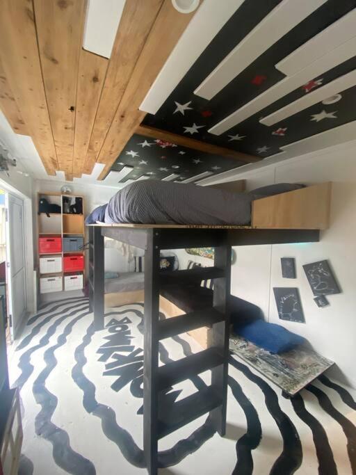 Holiday home Electric Waihi House - Family & Dog Friendly, Close To Beach, Pool Table, Outdoor Fire Room, Skate Ramp *