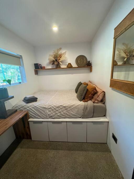 Electric Waihi House - Family & Dog Friendly, Close To Beach, Pool Table, Outdoor Fire Room, Skate Ramp Holiday home