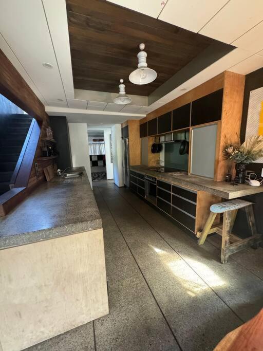 Electric Waihi House - Family & Dog Friendly, Close To Beach, Pool Table, Outdoor Fire Room, Skate Ramp