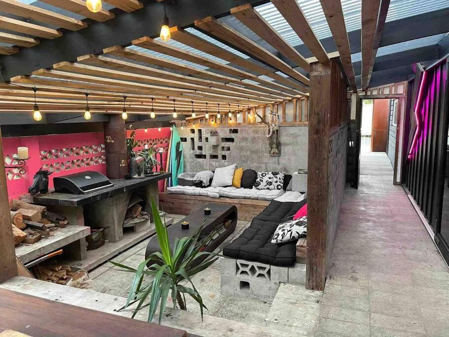 Holiday home Electric Waihi House - Family & Dog Friendly, Close To Beach, Pool Table, Outdoor Fire Room, Skate Ramp Bowentown